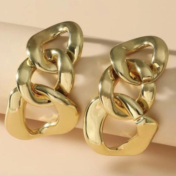 🔅🆕🔅✨Last Pair✨ Gold Chain Link Drop Earrings✨ - Picture 3 of 4